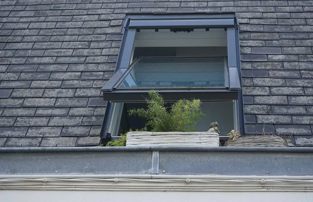 Luxe woning met dakkapel uitbouw die meer licht en ruimte brengt - dakkapel prijzen variëren per materiaal