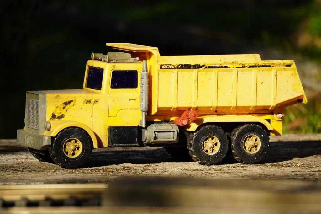 Klanten ontdekken de voordelen van de Dumpstore in Hoogeveen met diverse producten tegen betaalbare prijzen