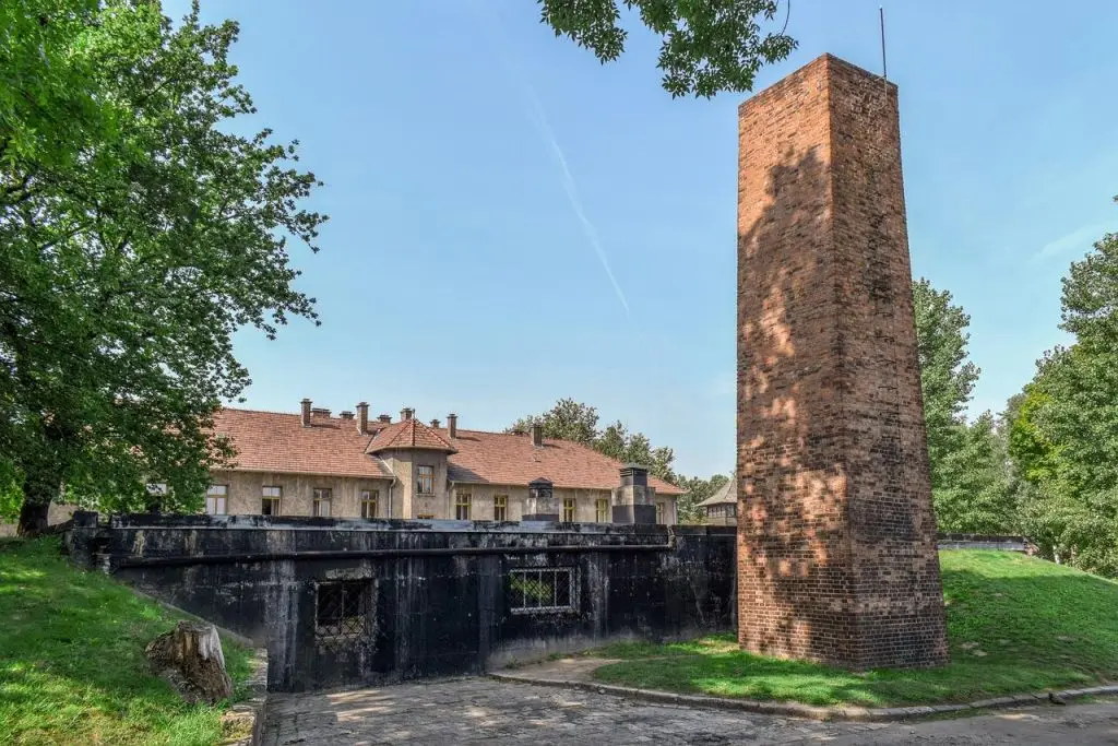 Het moderne crematorium in Almelo biedt serene en respectvolle faciliteiten voor crematieplechtigheid met audiovisuele techno